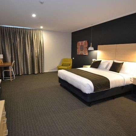 גולבורן The Astor Suites מראה חיצוני תמונה