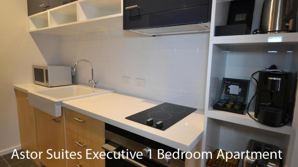 גולבורן The Astor Suites מראה חיצוני תמונה
